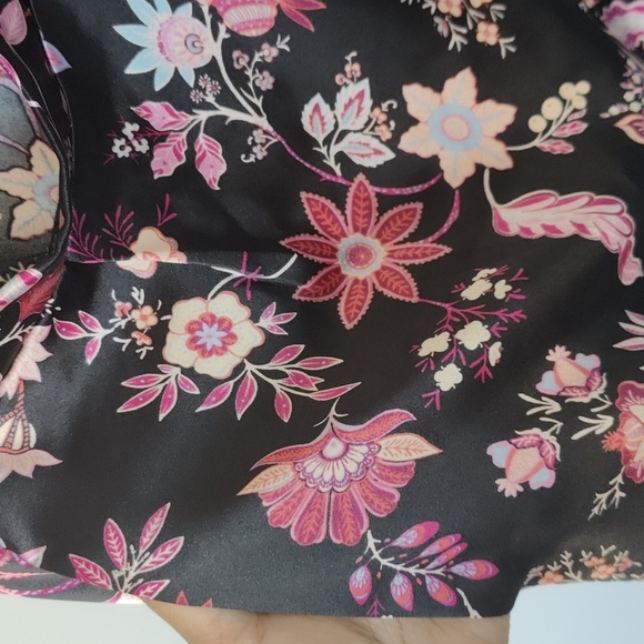 Shorts - Picture 4 of 5